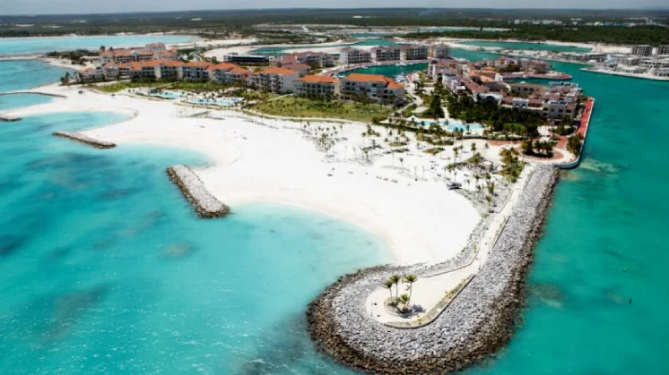 Punta Cana con stop en Panamá
